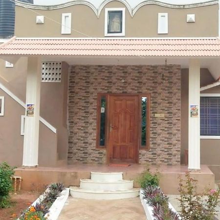 Yelagiri Golden Villa Buitenkant foto